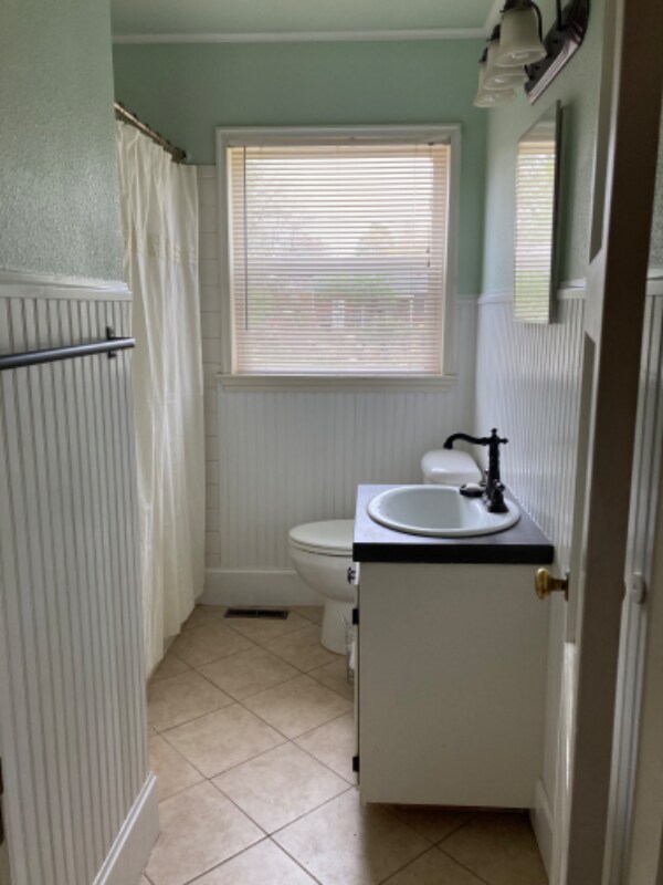 Building Photo - 2327 E 3rd St