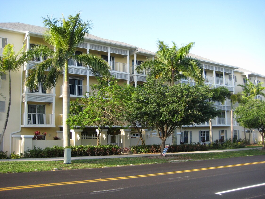 dadeland vista - A upscale Value - - 7000 SW 80th St