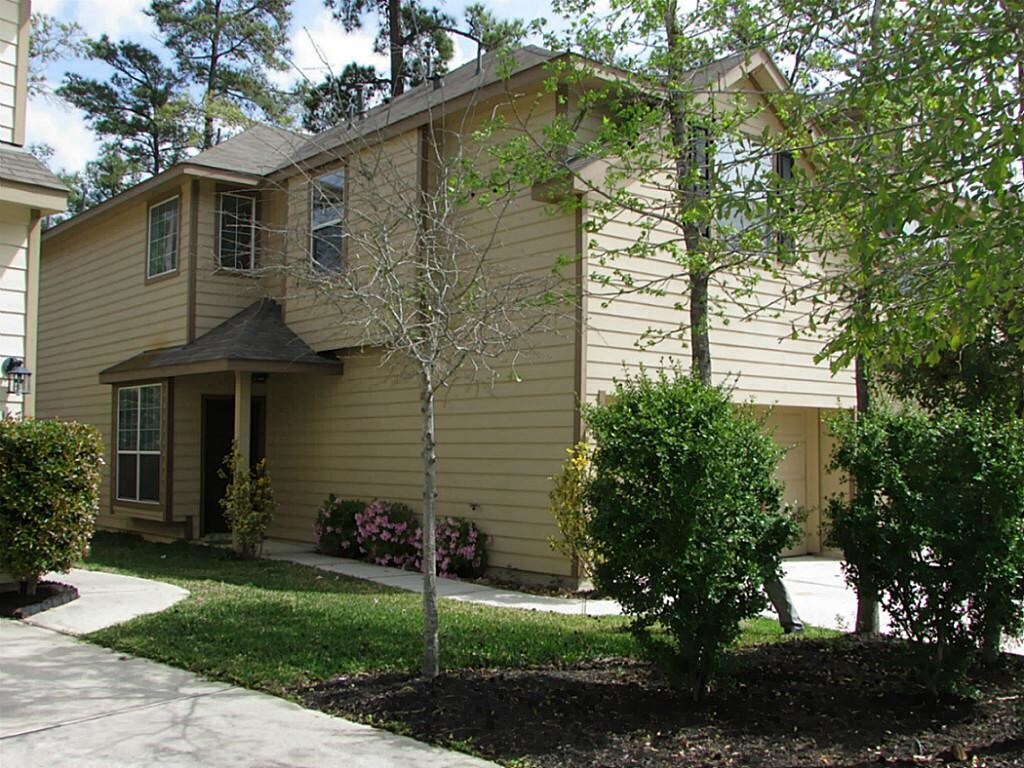 Foto principal - 171 N Burberry Park Cir