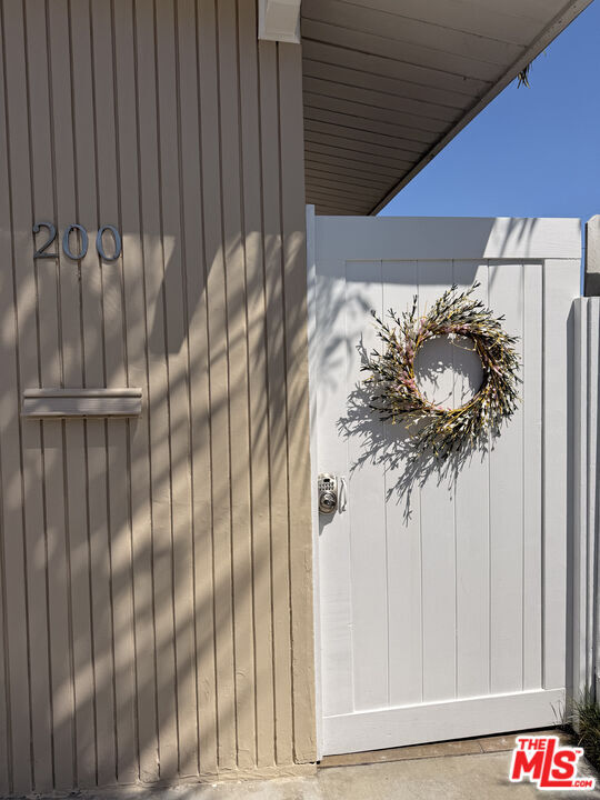 Building Photo - 200 Larsson St