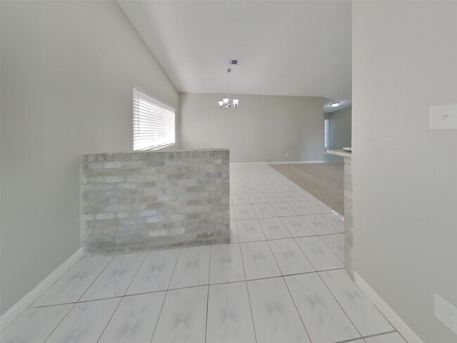 Foto del edificio - 23426 Canyon Lake Dr