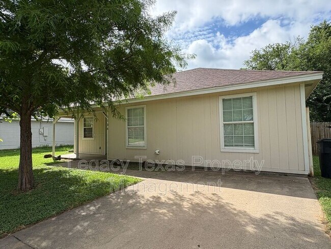 Building Photo - 1136 Alvarado St