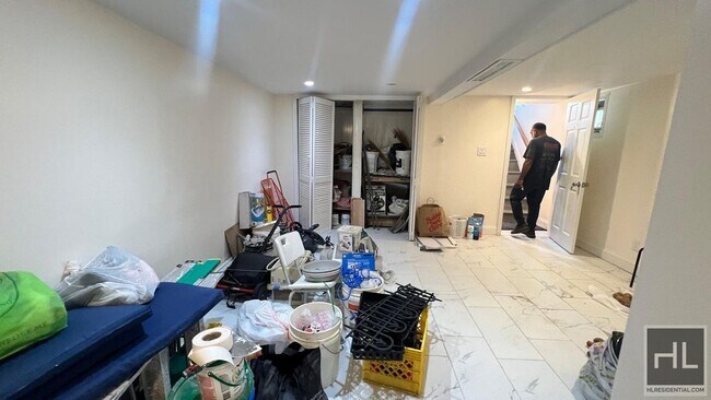 Foto del edificio - 1465 E 64th St
