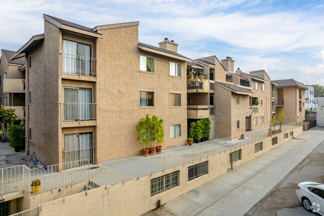 Foto del edificio - 250 W Fairview Ave