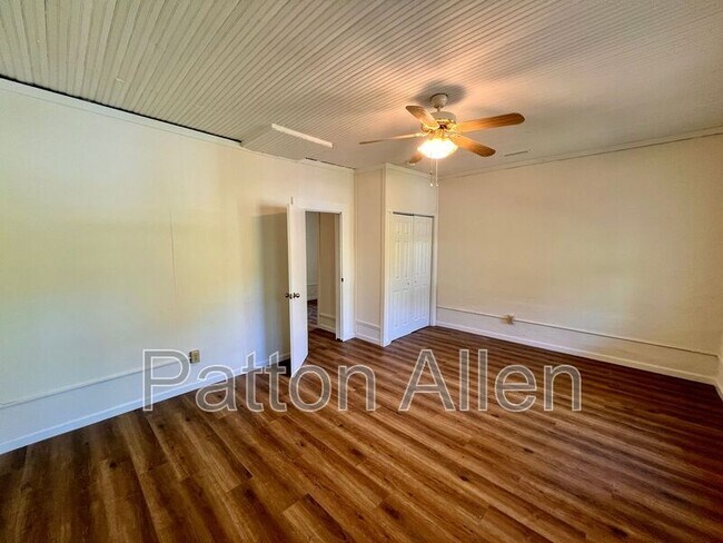 Foto del edificio - 310 Old County Home Rd
