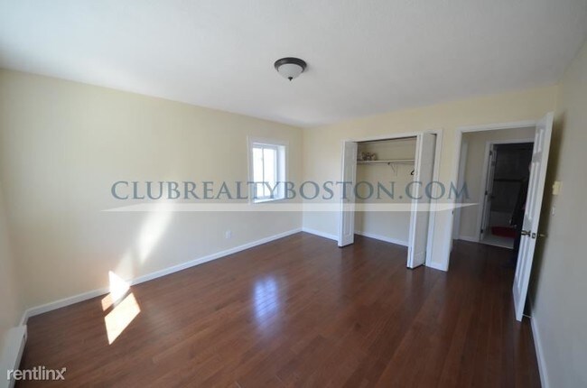 Building Photo - 2 Larose Pl