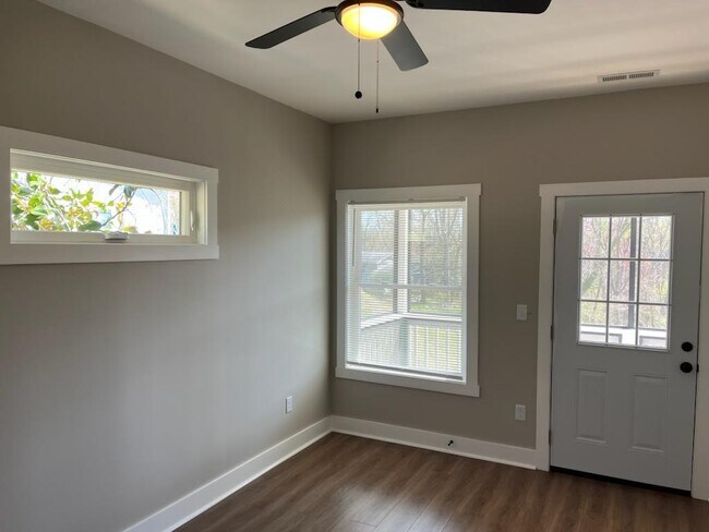 Foto del edificio - 37 Alex Dr