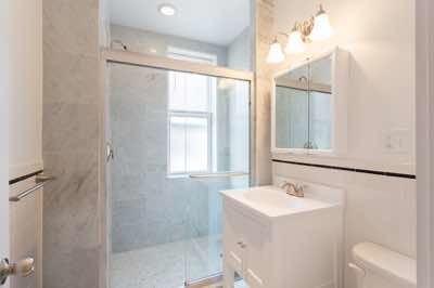 Foto del edificio - 105 Queensberry St