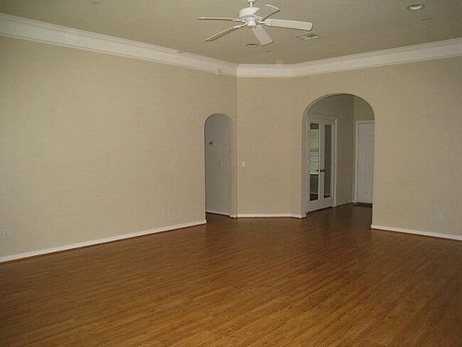 Building Photo - 93 Paradise Valley Dr