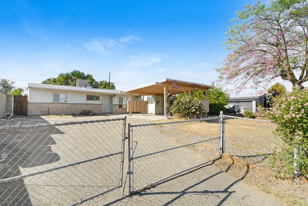 Foto principal - Great Property Located in Colton near scho...