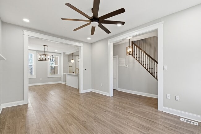 Foto del edificio - 1843 E 29th St