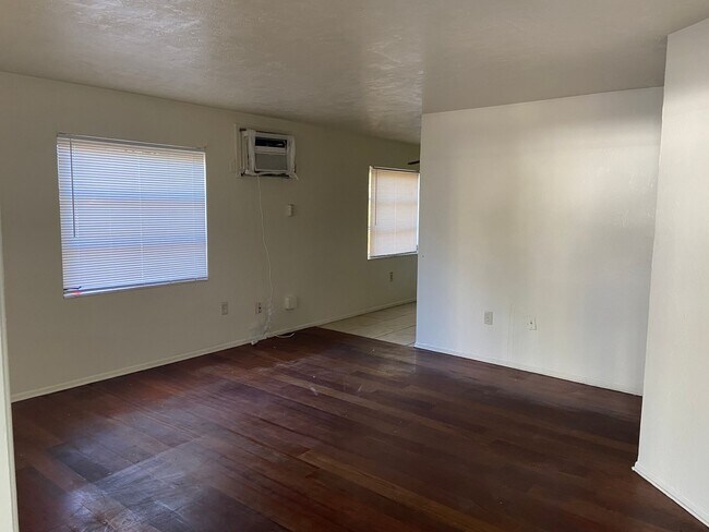 Foto del edificio - 2 Bed, 1 Bath Home!