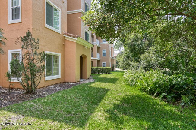 Foto del edificio - 605 Fairway Dr