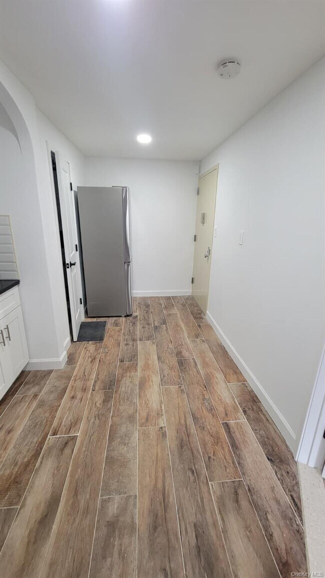 Foto del edificio - 60-24 Wetherole St