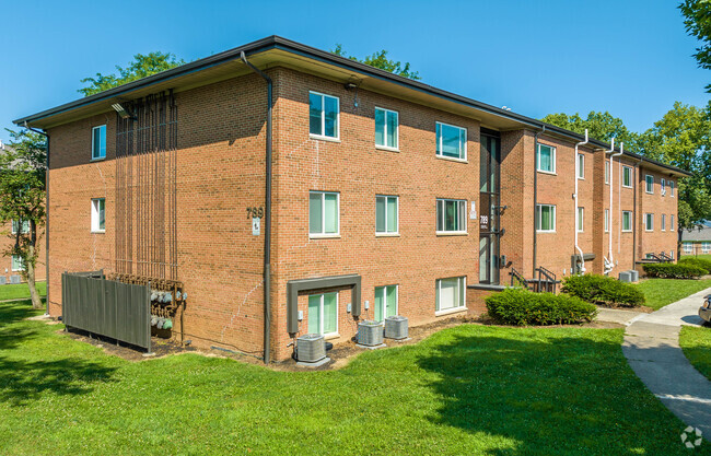 Greenwood Village - Apartments in Columbus, OH | Apartments.com