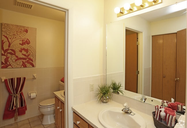 Bathroom - Willow Stream Apartments North