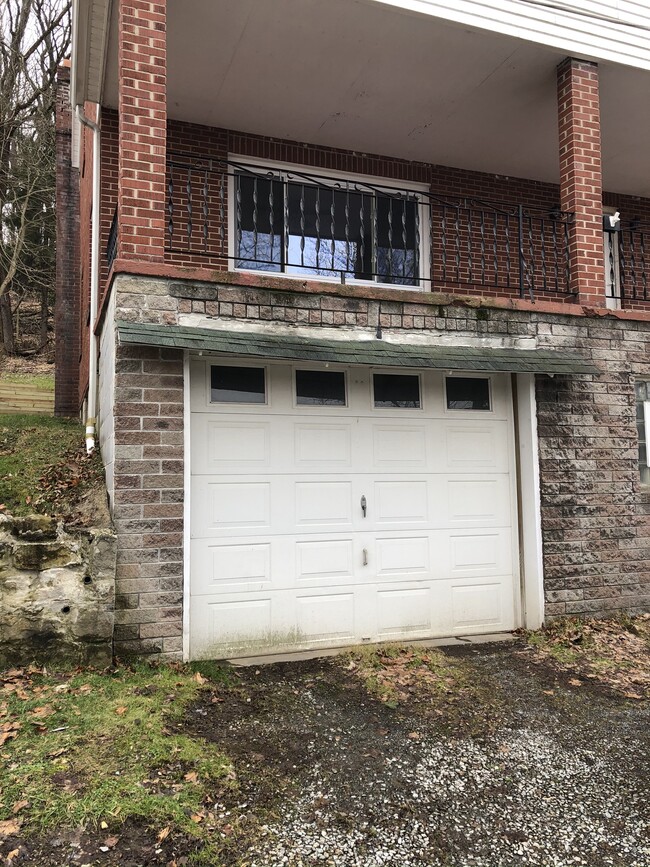 Building Photo - 413 Yeoman St