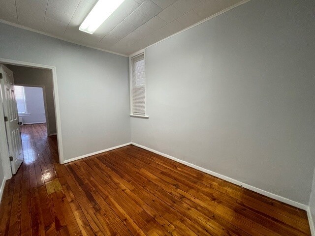 Building Photo - 29 Logan Ave