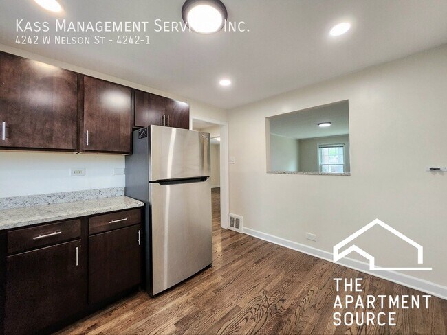 Foto del edificio - 4244 W Nelson St