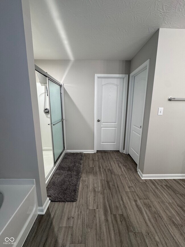 Foto del edificio - 5508 Woods Pointe Dr