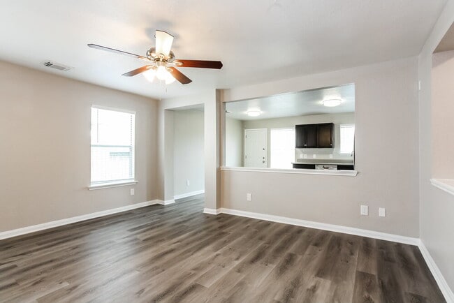 Building Photo - 15510 Miller House Ln