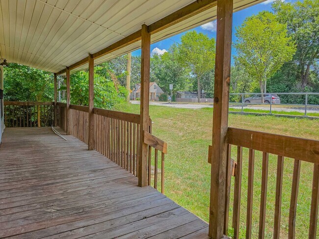 Foto del edificio - Charming 3 Bed 1.5 Bath home walkable to campus