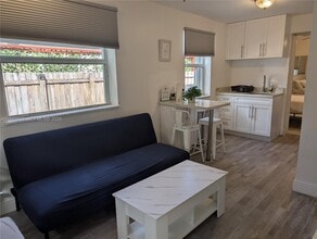 Building Photo - 311 SW 2nd Ave