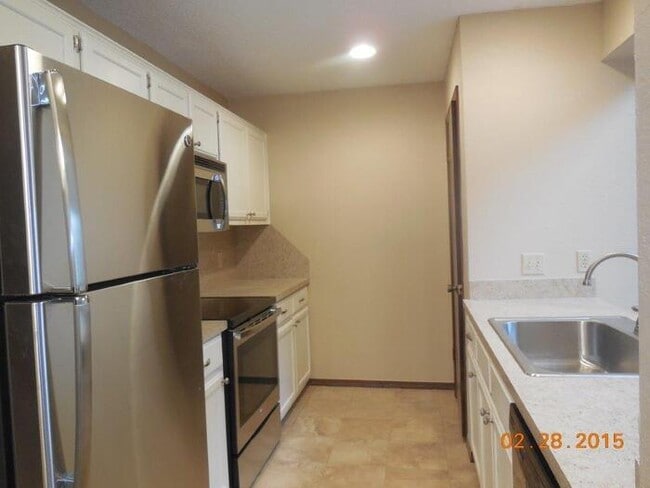 Building Photo - 2 BED 2 BATH 1 CAR GARAGE FAIRFIELD GREENS...