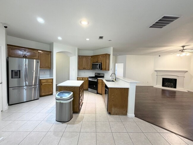 Foto del edificio - 3917 Old Richwood Ln