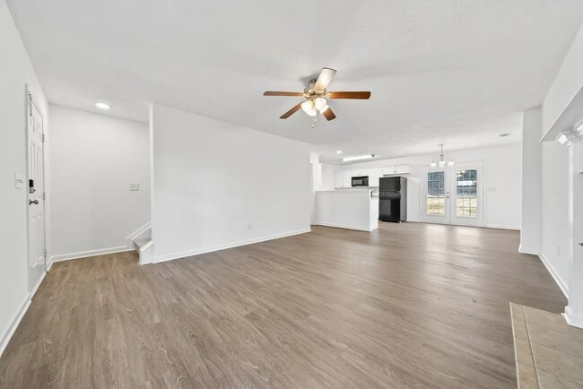 Living Room - 1036 Monticello Pl