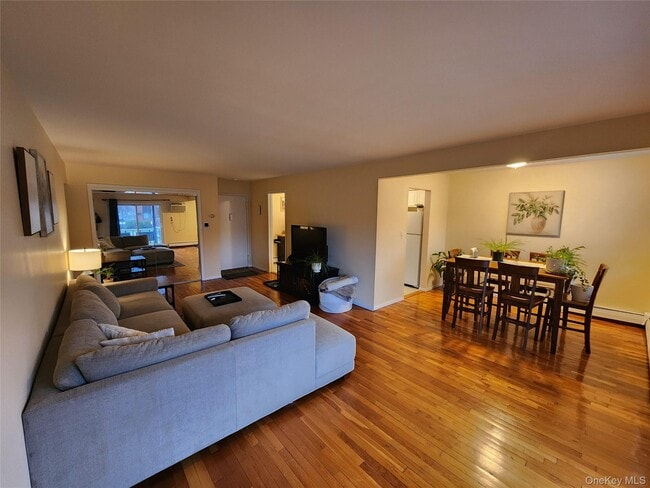 Building Photo - 6 Charles Ln