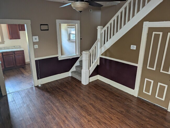 Foto del edificio - Two bedroom home in New Brighton