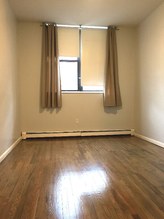 Building Photo - 486 3rd Ave