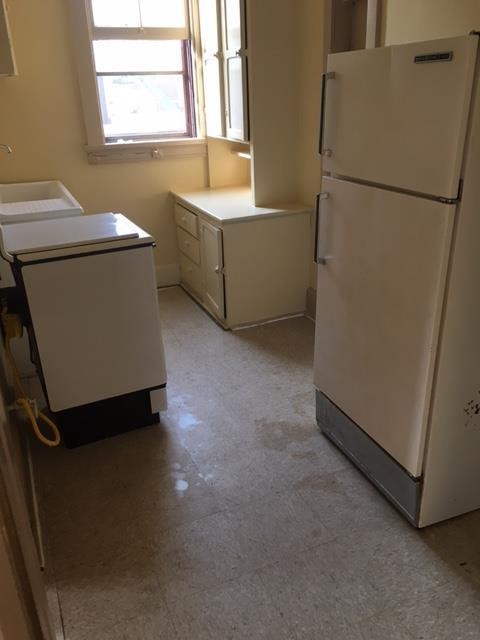 Building Photo - 1006 Miller St, Apt #12