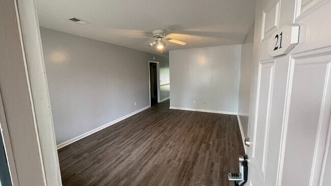 Foto del edificio - Apartment For Rent