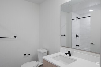 1BR, 1BA - 550SF - Edit at River North