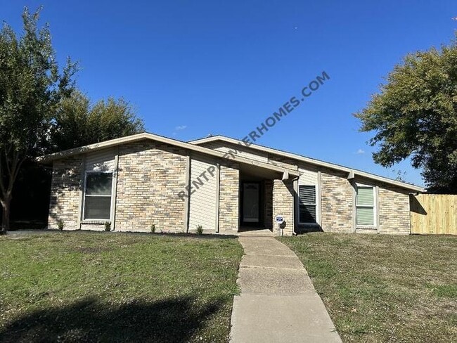 Photo - 4513 Freeport Dr House