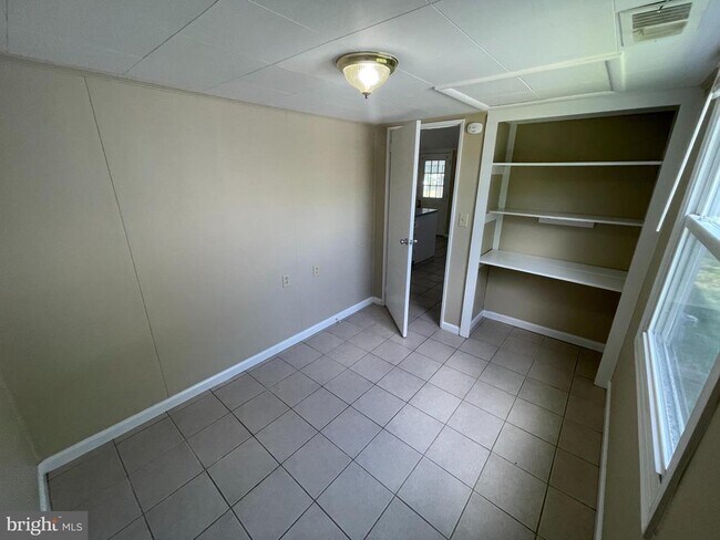 Building Photo - 253 Shenandoah Ave