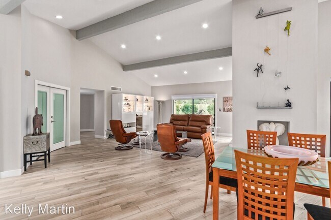 Building Photo - 3 br, 2 bath House - 7244 E. Solano