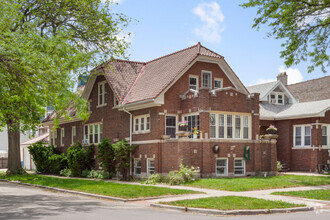 Building Photo - 4101 W Oakdale Ave