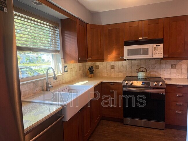 Foto del edificio - 650 Jacaranda St