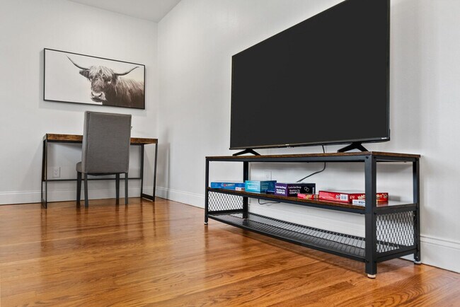 Foto del edificio - 5382 Kings Park Dr