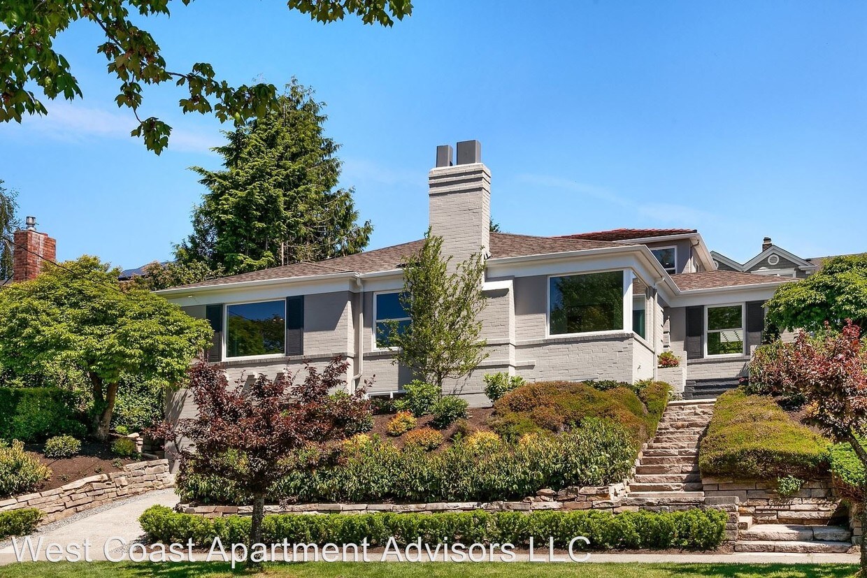 Foto principal - 4 br, 3 bath House - 1908 29th Ave W