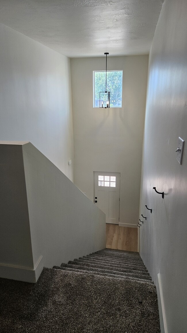 Building Photo - 158 S 100 E