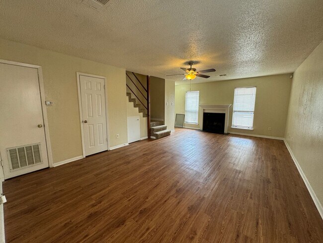 Foto del edificio - 3407 Victoria Cir