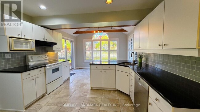 Building Photo - 2251 Constance Dr