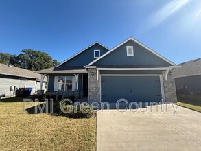 Building Photo - 7427 S Walnut Ave