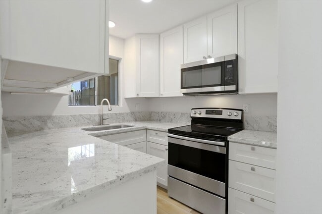 Building Photo - 1305 Sylvan Meadows Dr