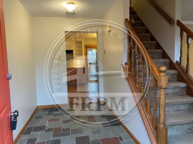 Building Photo - {16 Hattie Brown Lane, Bristol, RI} 4 bedr...