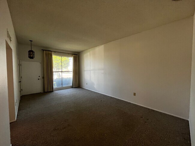 Building Photo - Charming 2 Bed in Sun City!